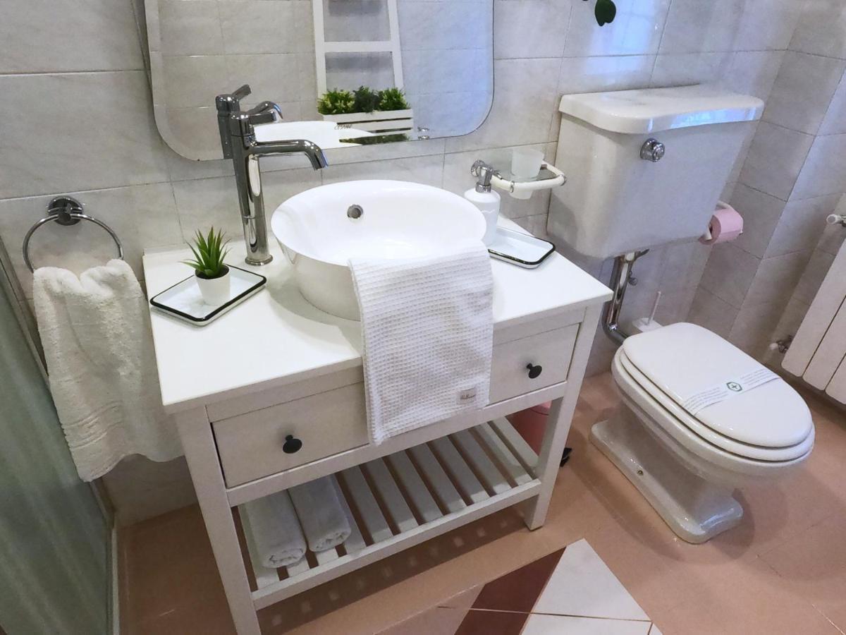 Elegance House Apartment ลาสเปเซีย ภายนอก รูปภาพ