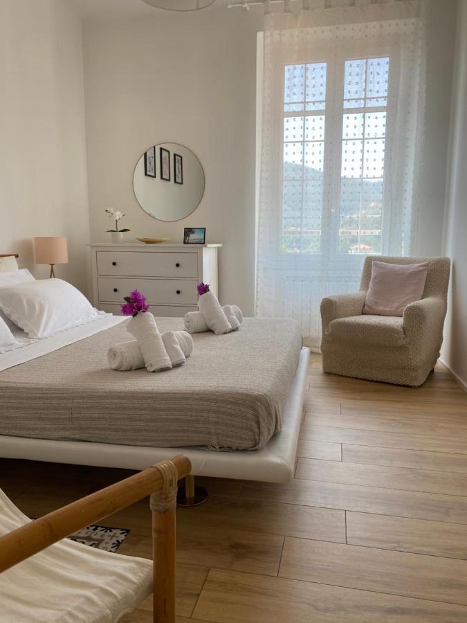 Elegance House Apartment ลาสเปเซีย ภายนอก รูปภาพ